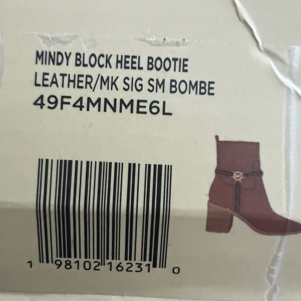 NIB Michael Kors Mindy Leather and Signature Logo Trim Ankle Boot women size 7.5 - Picture 2 of 6